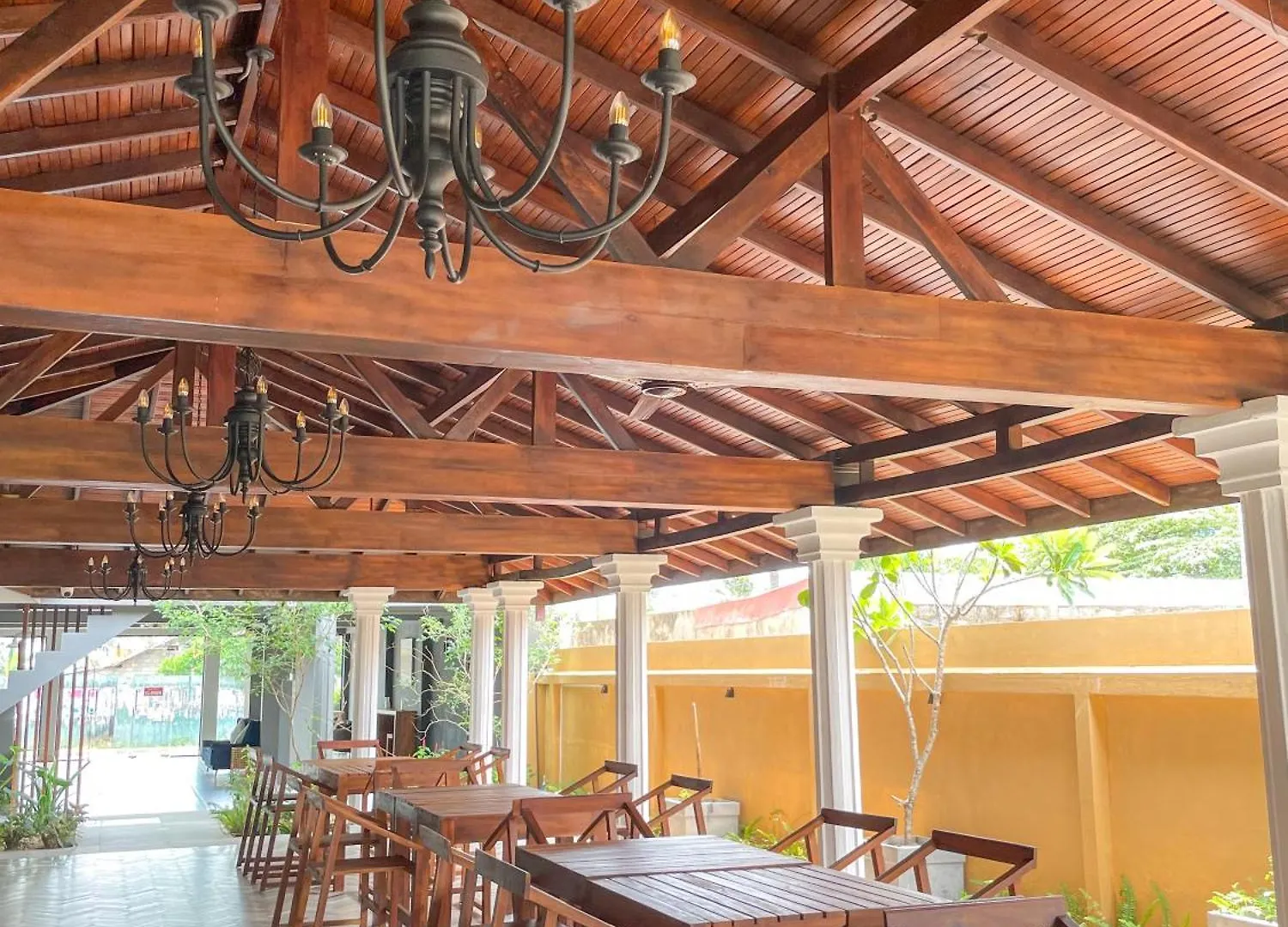 The Barns Villas And Restaurant Νεγκόμπο 0*,