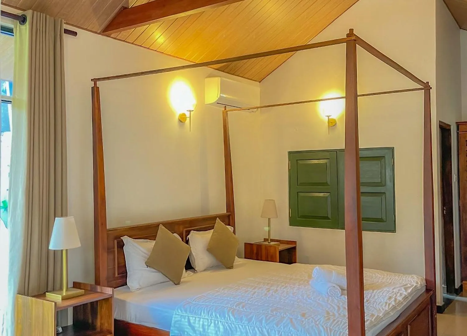 The Barns Villas And Restaurant Νεγκόμπο