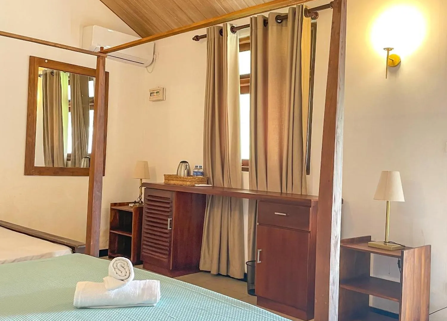 The Barns Villas And Restaurant Νεγκόμπο
