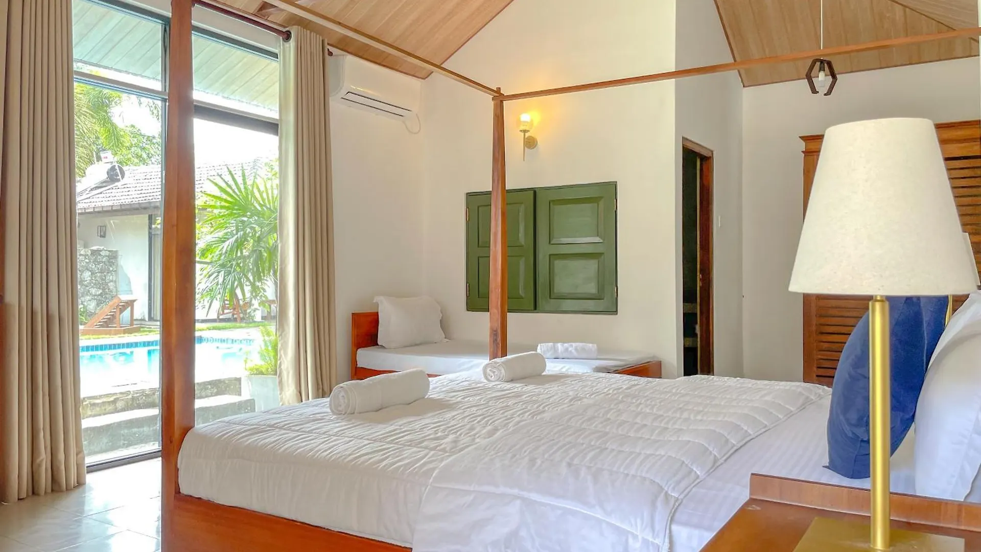 The Barns Villas And Restaurant 니곰보 0*,  스리랑카